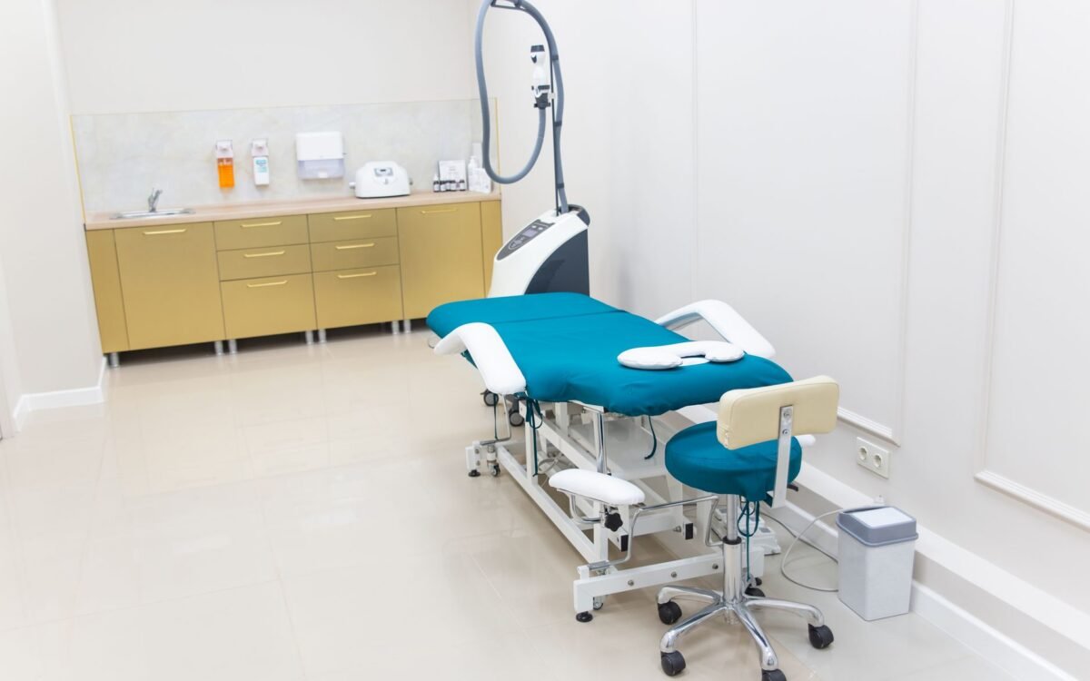 Comparação visual de resultados de rinoplastia estruturada e preenchimento com ácido em Minas Gerais com durabilidade permanente